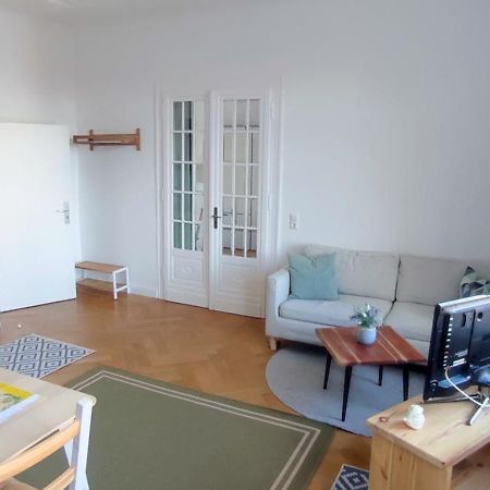 Schoene Ferienwohnung Mit Zwei Schlafzimmern 奎德林堡 外观 照片