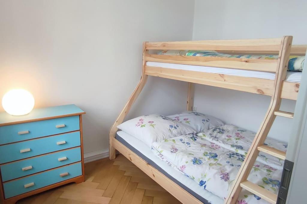 Schoene Ferienwohnung Mit Zwei Schlafzimmern 奎德林堡 外观 照片